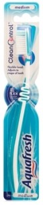 Четка за зъби Aquafresh® Clean Control