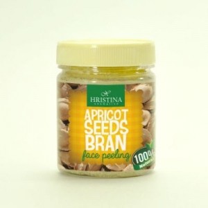 Hristina Тоалетни трици за лице с Кайсиеви костилки - 100% натурален продукт 200мл